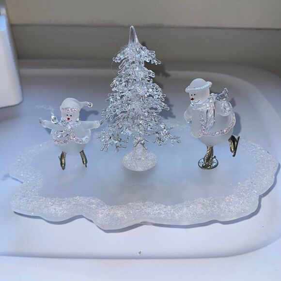 Vintage 2002 Avon Holiday Skating Pond Scene in Original box - Picture 1 of 9